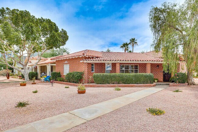 Building Photo - 107 W Windsor Ave