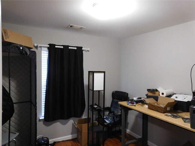 Building Photo - 206 Brookstone Trail