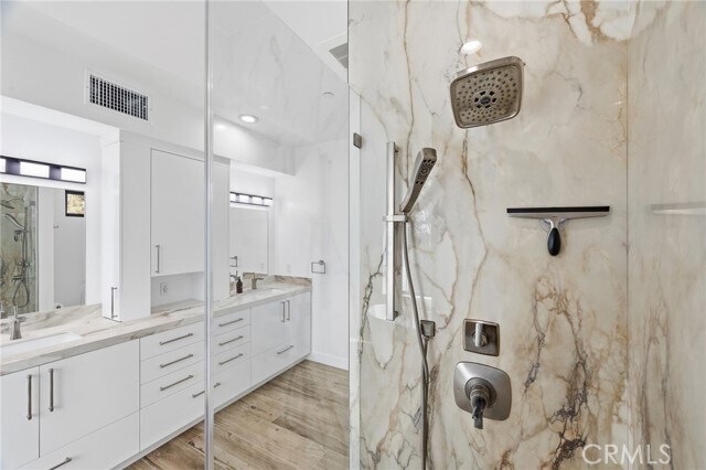 Building Photo - 6565 Pickwick St