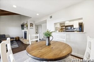 Building Photo - 1135 Parkview Dr