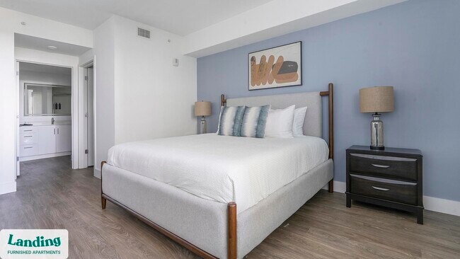 Building Photo - 1950 Mayfair St