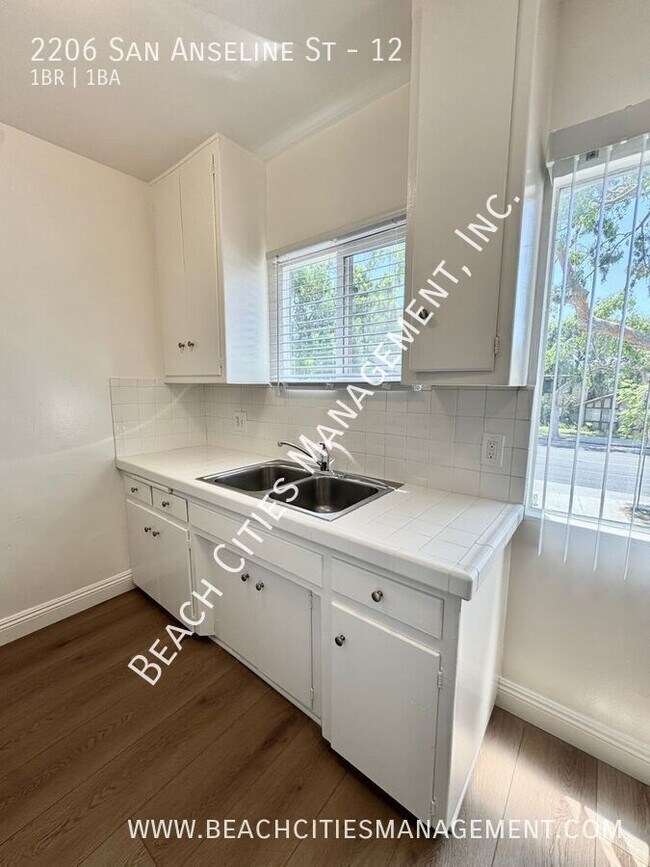 Building Photo - 2206 San Anseline Ave