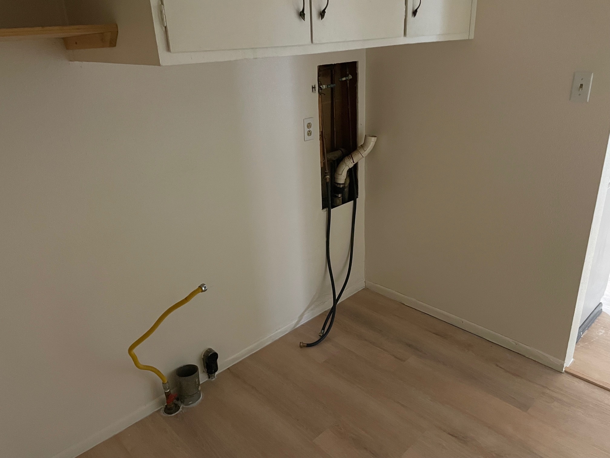 Laundry Room - 3116 Skyview Ave