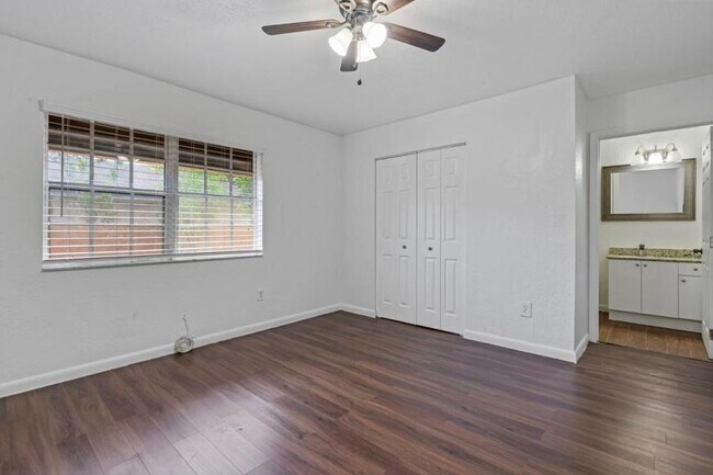 Building Photo - 2 bedroom in North Miami FL 33150