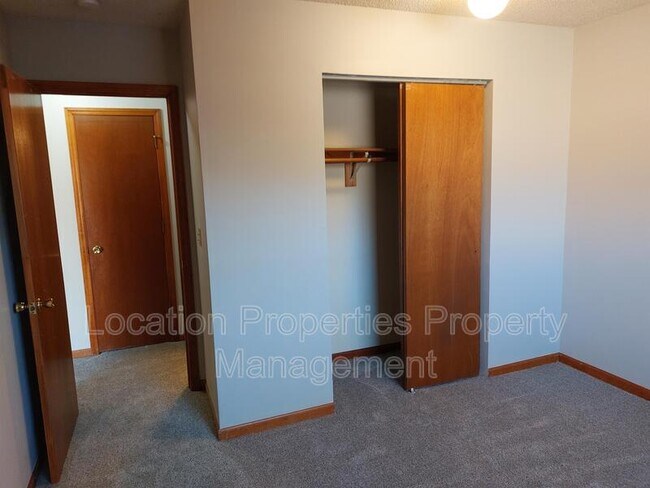 Building Photo - 3904 W 10th Pl