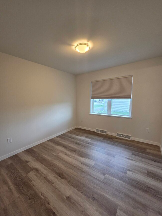 Building Photo - 3703 Green Pastures Ln