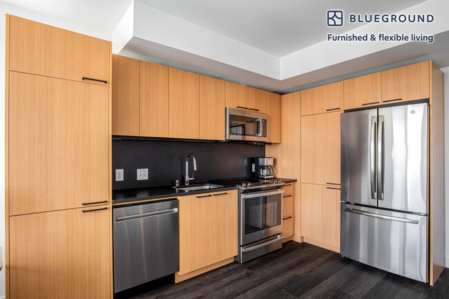 Building Photo - 118 Broadway E