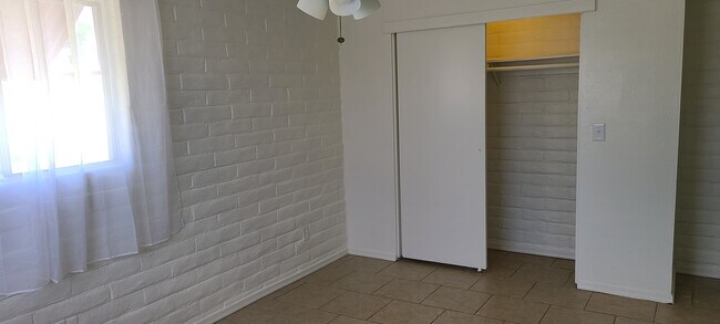 Bedroom - 248 N Westmoreland Ave