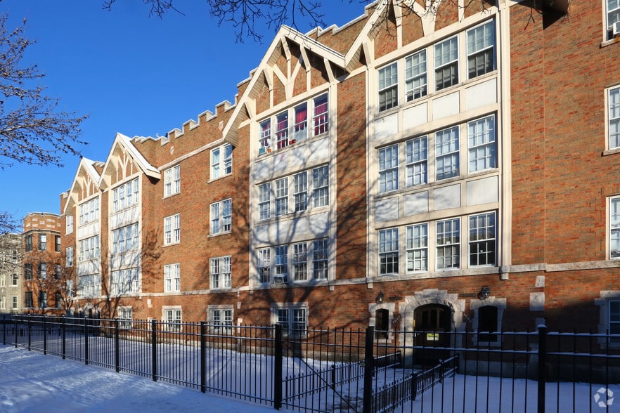 2000-2006 W Fargo Ave - Rogers Park Apartments