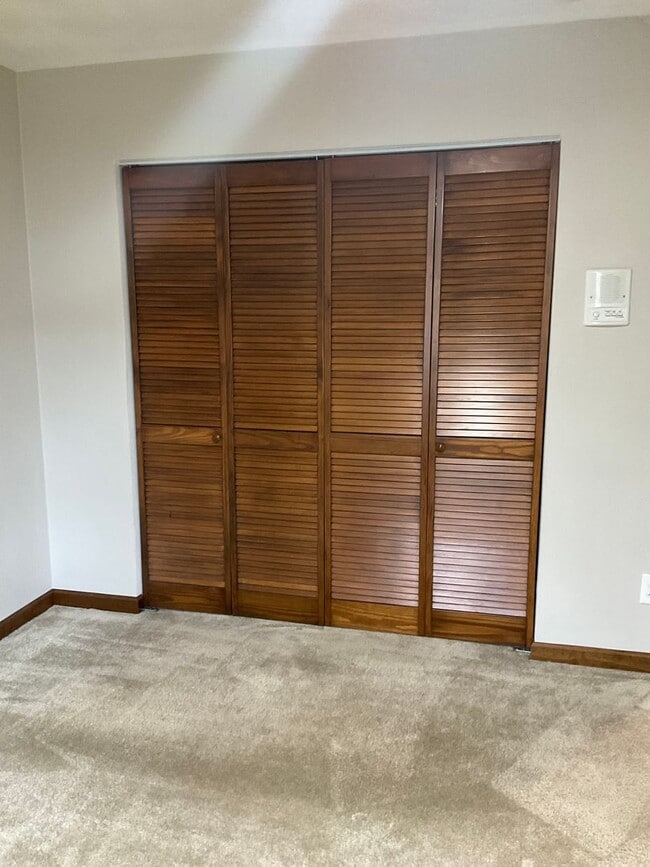 Building Photo - 33 Estates View Dr