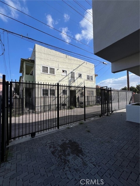 Building Photo - 1218 Arapahoe St