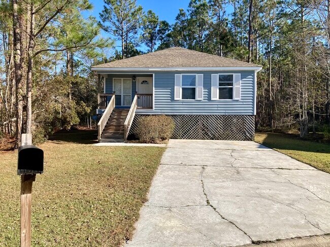 Building Photo - Beauitful 3/2 House