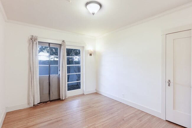 Building Photo - 3-Bed + 2-Bath Home | Midtown Ventura | Unfurnished