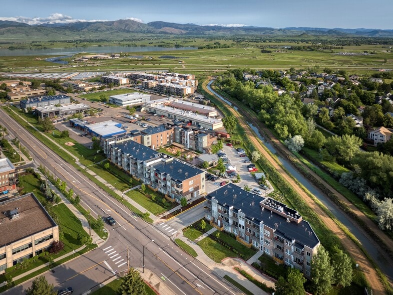 Building Photo - Boulder View