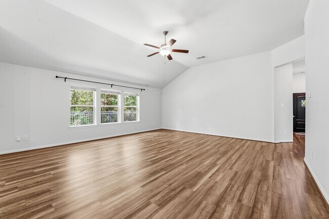 Building Photo - 28106 Aspen Horizon Dr