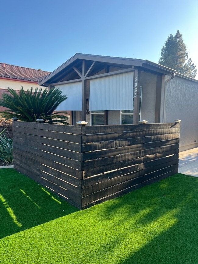 Primary Photo - Modern 2-Bed, 2-Bath ADU for Rent – in Ups...