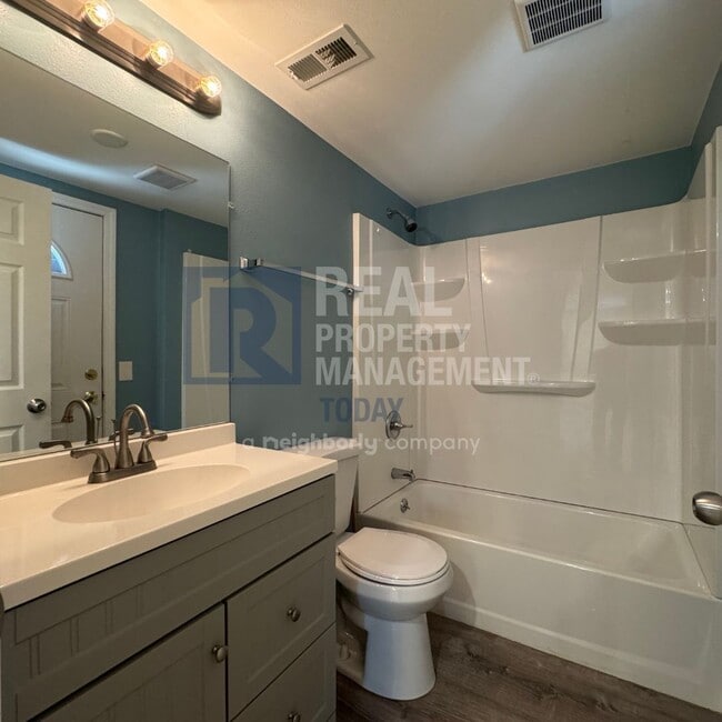 Building Photo - Rare 4 Bedroom Plus 4 Bathroom Home!