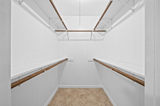 Building Photo - 11111 Longcommon Dr
