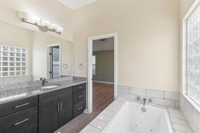 Building Photo - 10108 Channel Island Dr