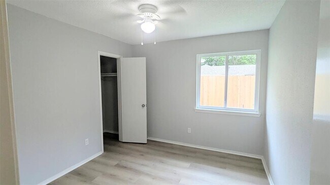 Building Photo - 3323 Peachwood Ln