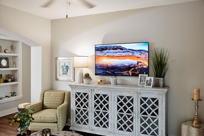 Building Photo - 650 Enterprise Blvd