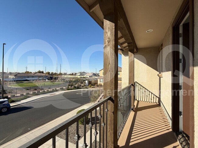 Building Photo - 2438 E Warbler Rd