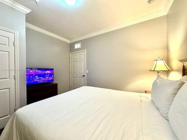 Building Photo - 1301 Tuscan Terrace