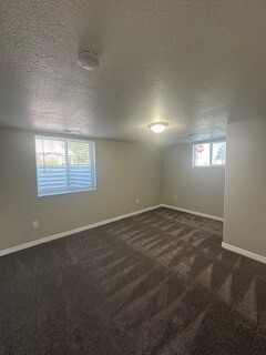 Building Photo - Newly Updated  3 Bedroom with Washer and D...