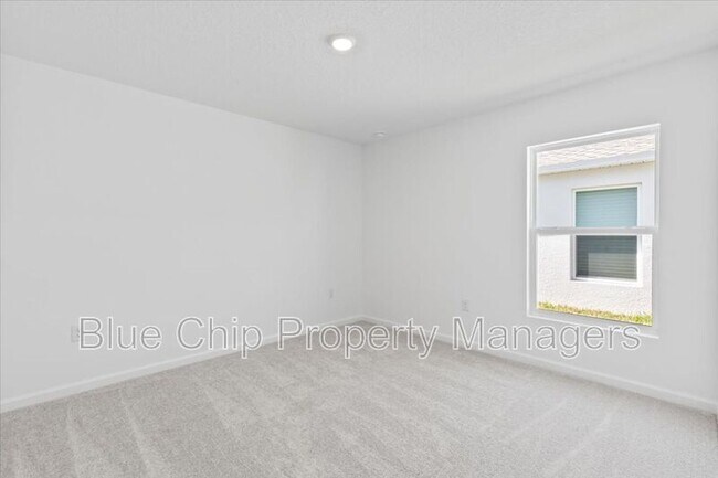 Building Photo - 5131 Magnolia Palm Dr