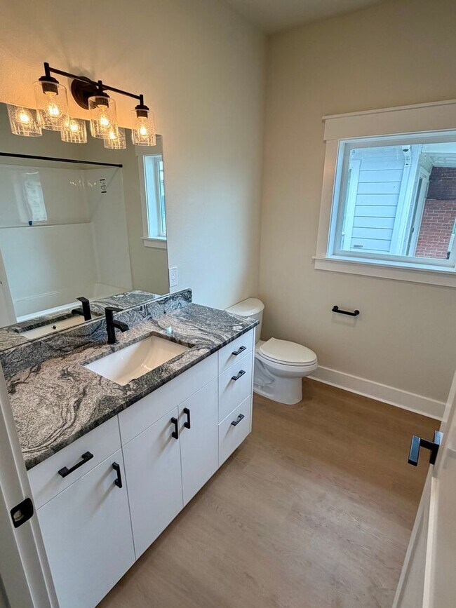 Building Photo - SD10th