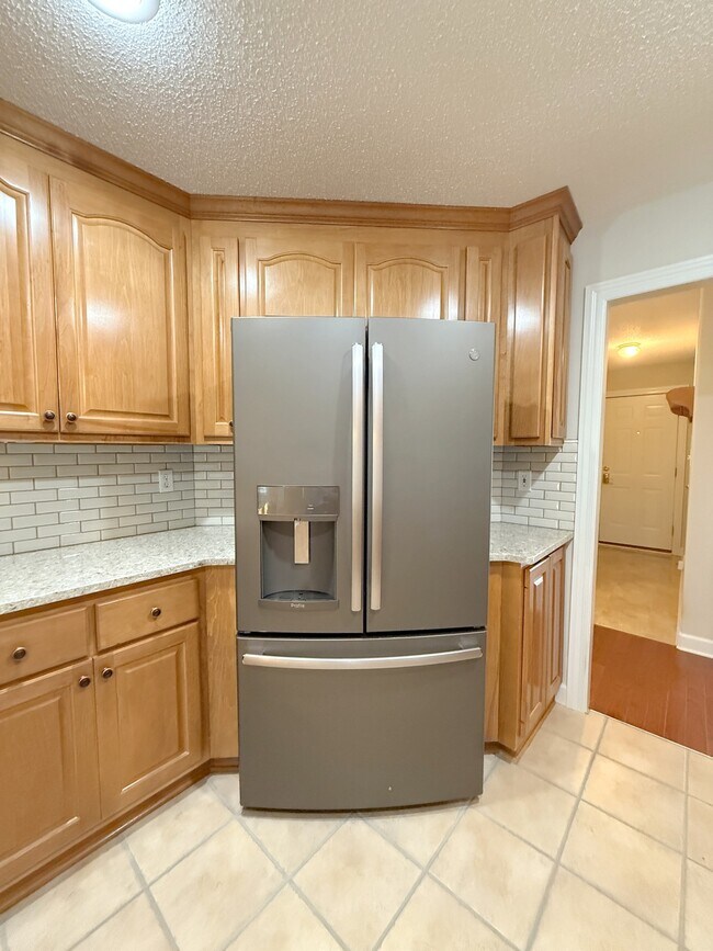 Building Photo - 238 Pebble Brook Dr