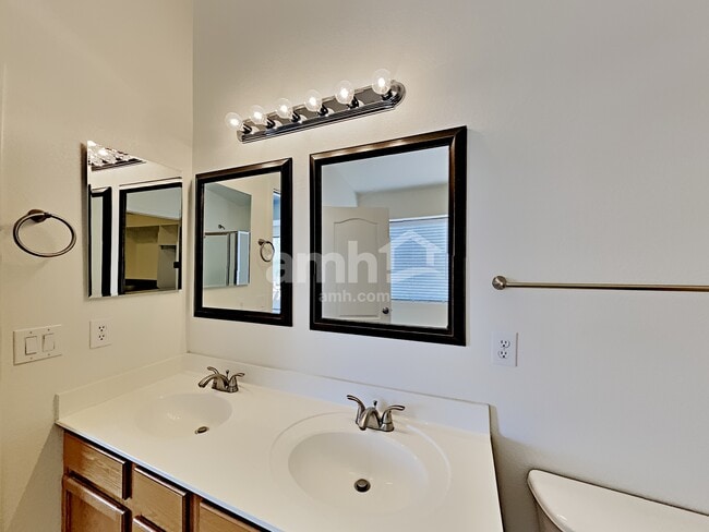 Building Photo - 12323 W Medlock Dr