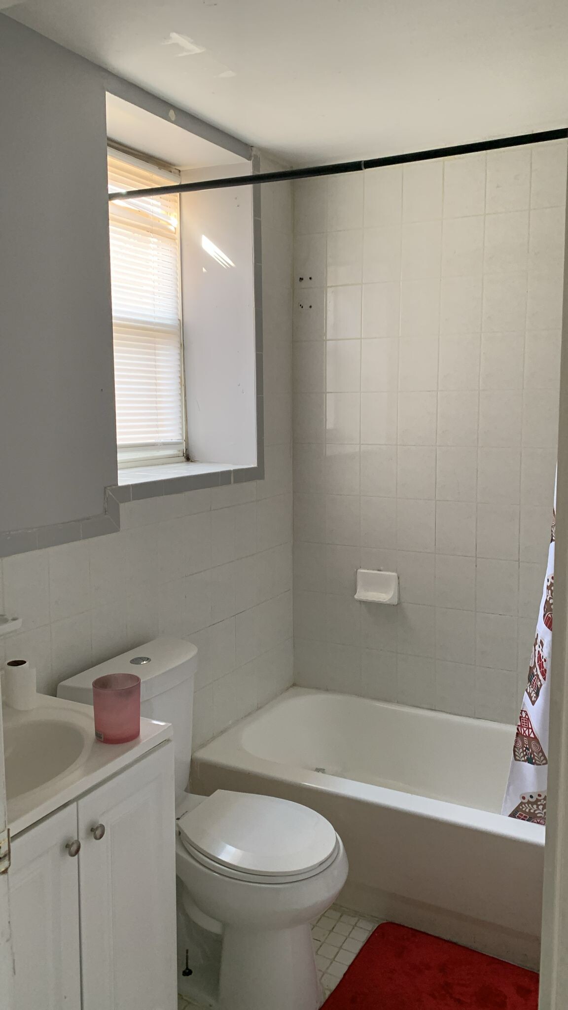 Building Photo - 234 6th Ave W