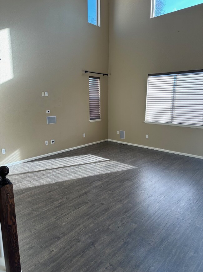 Building Photo - "Spacious 5-Bedroom Home in Thornton with ...