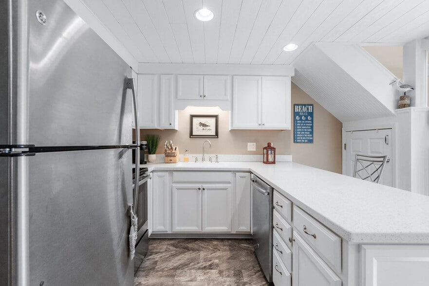 Building Photo - 1880 Auburn Ln