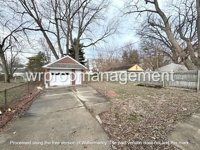 Building Photo - 4217 N Lockwood Ave