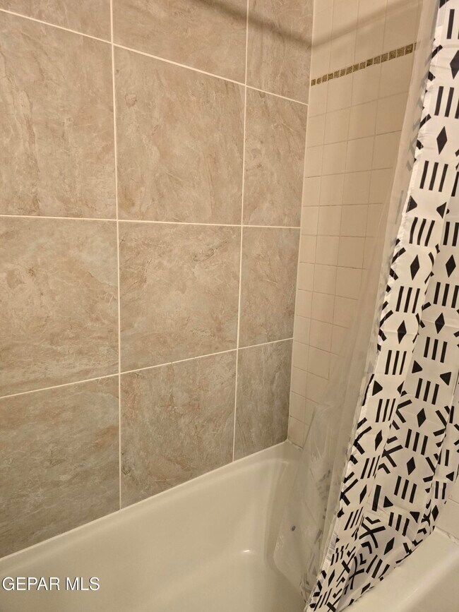 Building Photo - 6201 Escondido Dr