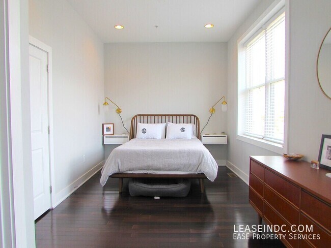 Building Photo - 907 N Street NW-#B1