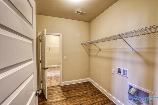 Building Photo - 12861 Tallulah Dr