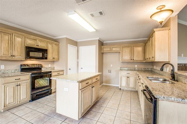 Building Photo - 14 Enchanted Ct