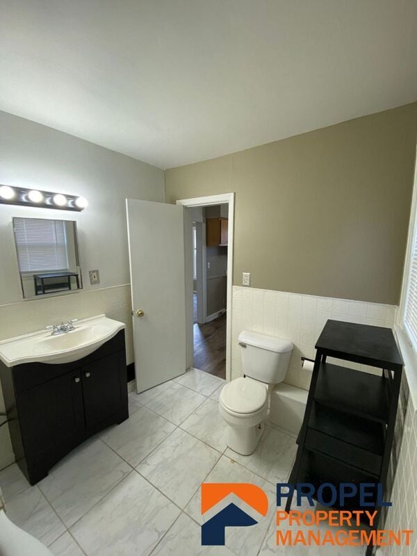 Building Photo - 157 E Bennett Ave