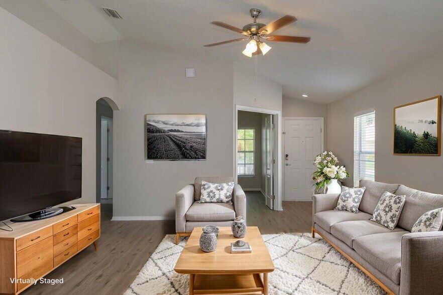 Building Photo - 8501 Quarter Horse Dr