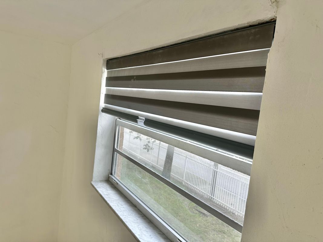 Building Photo - 4655 Palm Ave