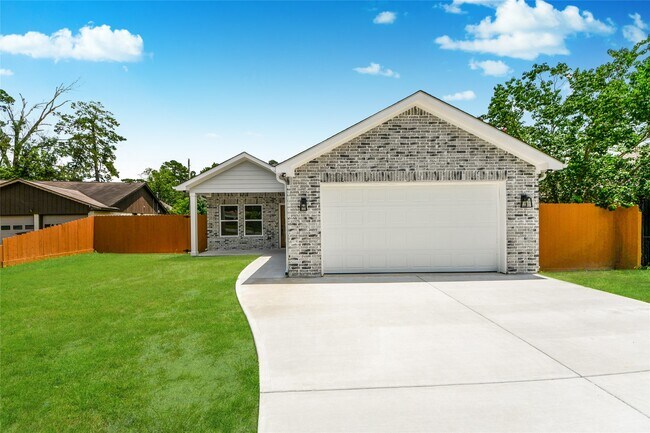 Primary Photo - 226 Glencairn Ct