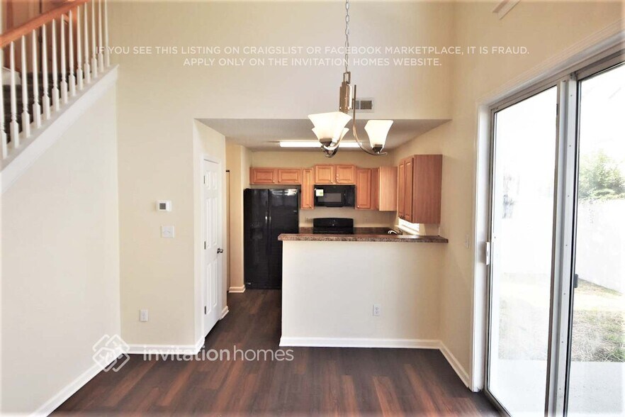 Building Photo - 8611 Meadowmont View Dr