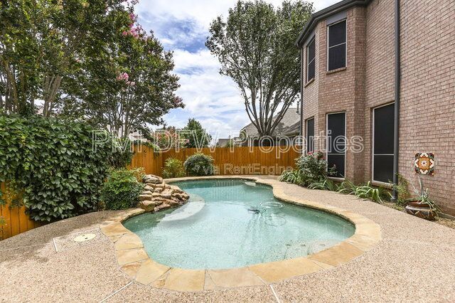 Building Photo - 6721 Hayling Way