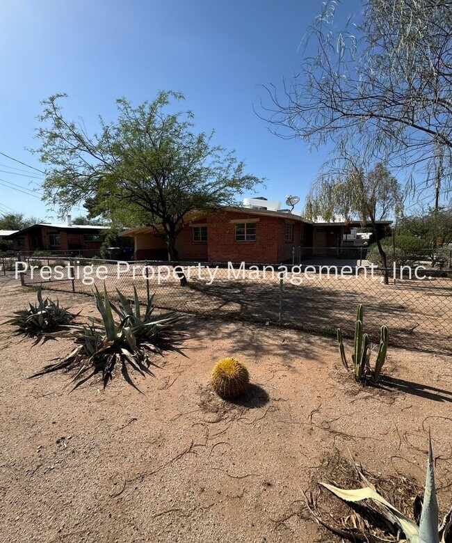 Building Photo - 1348