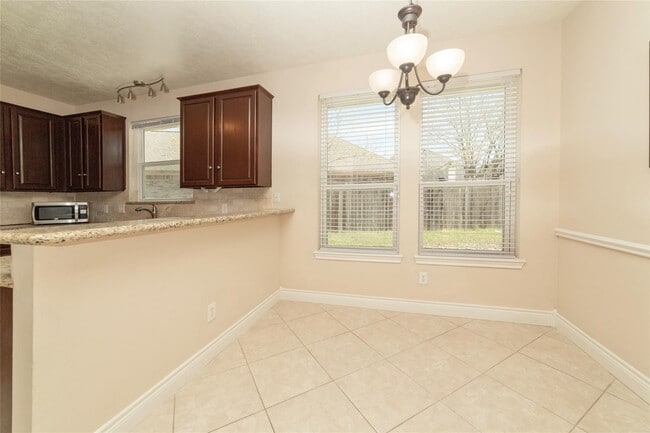 Building Photo - 1727 Park Forest Dr