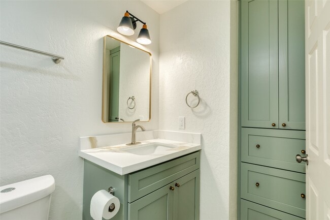 Building Photo - 2305 55th St