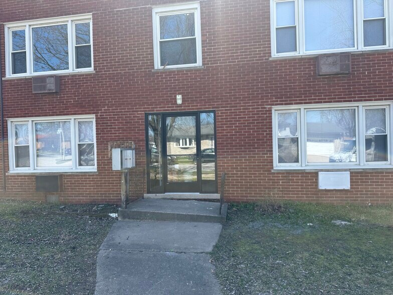 Building Photo - 15200 Martin Luther King Jr Dr